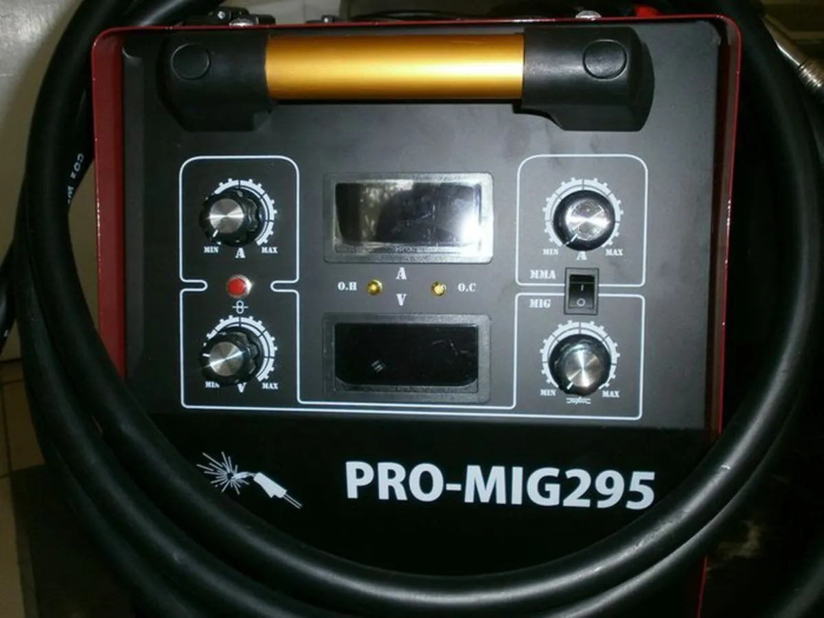 Pacini 295 Amp welder and accessories NOS - Image 4