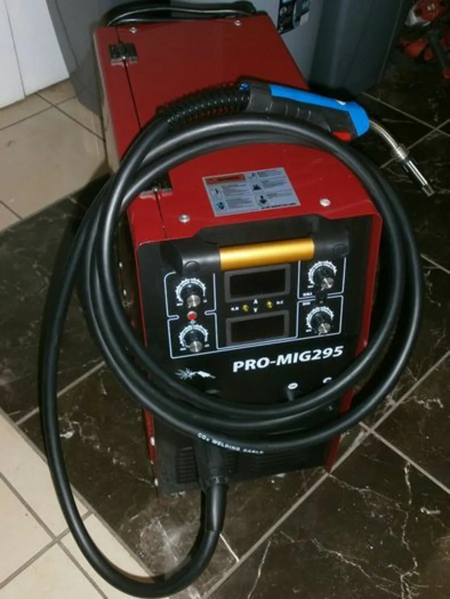 Pacini 295 Amp welder and accessories NOS - Image 1