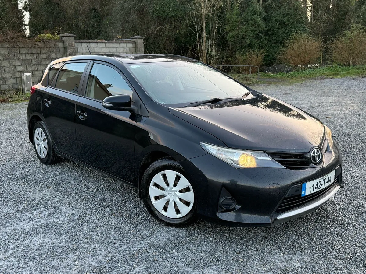 2014 Toyota Auris Petrol NCT 10/26 - Image 1