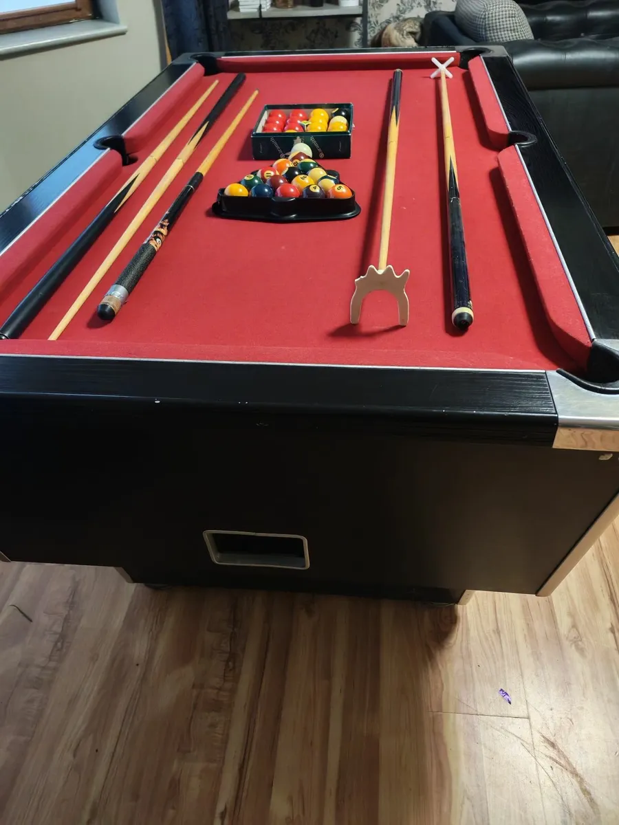 Pool table - Image 2