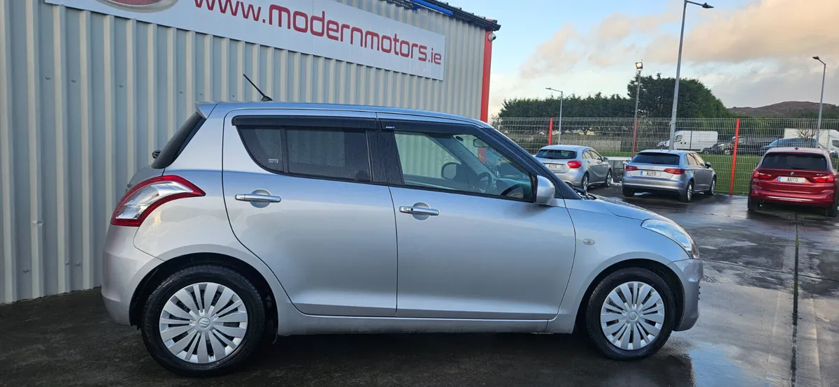 Suzuki Swift automatic 1.2 petrol 5dr low kms - Image 4