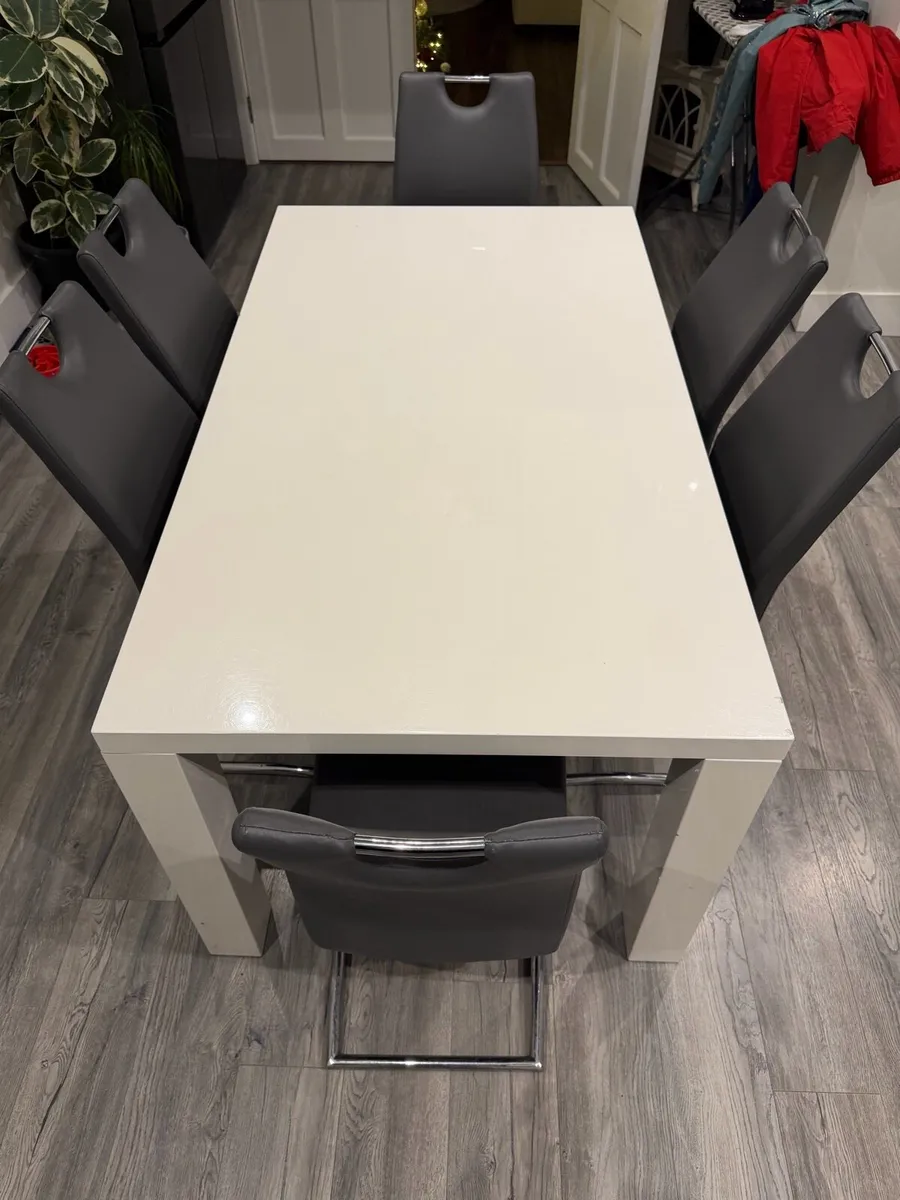 Kitchen table - Image 2