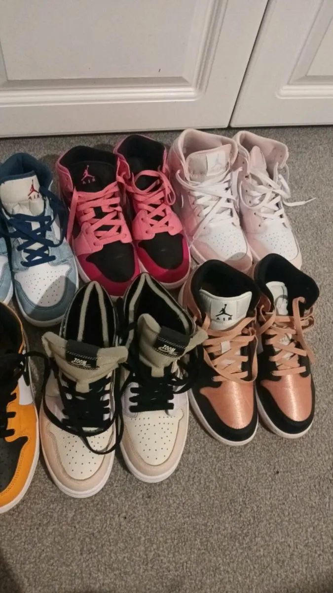 Various ladies trainers - Image 1