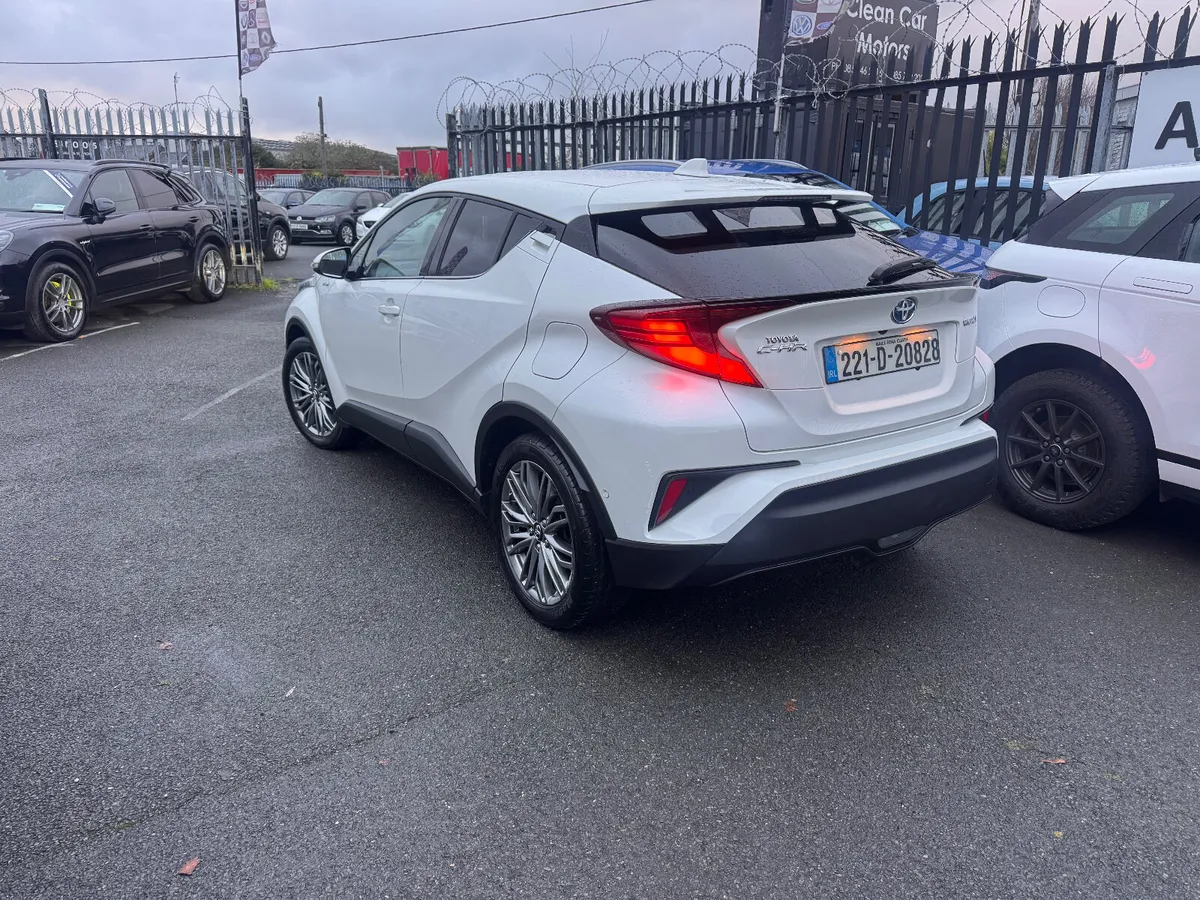 2022 Toyota C-HR 1.8 HYBRID - Image 4