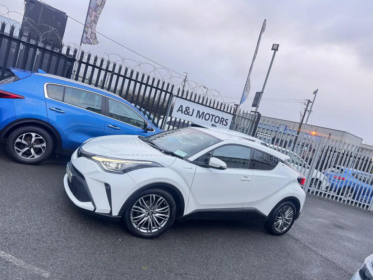 2022 Toyota C-HR 1.8 HYBRID - Image 2