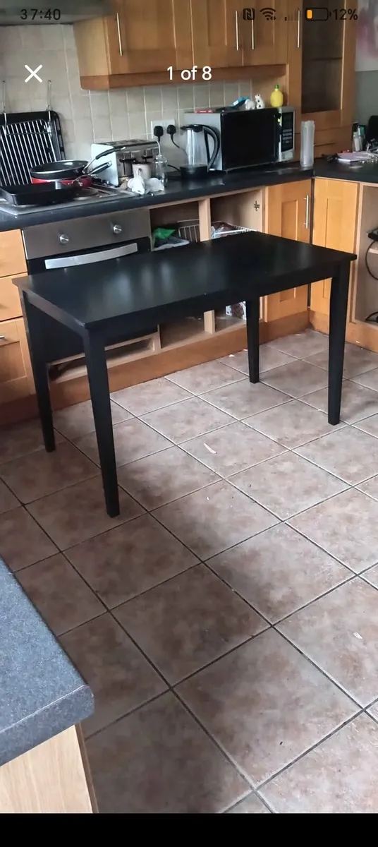 Dining table - Image 1