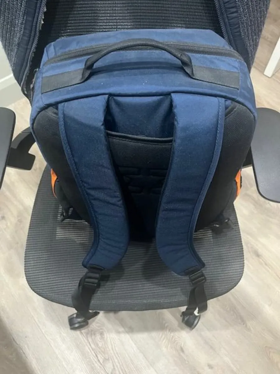 Minimeis child shoulder carrier - Image 4