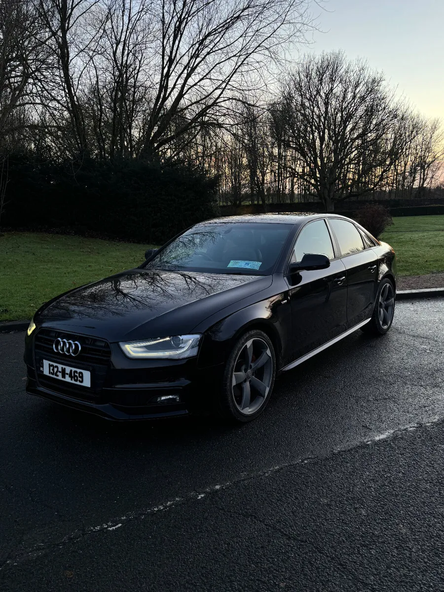 Audi A4 2013 S-Line Black edition - Image 3