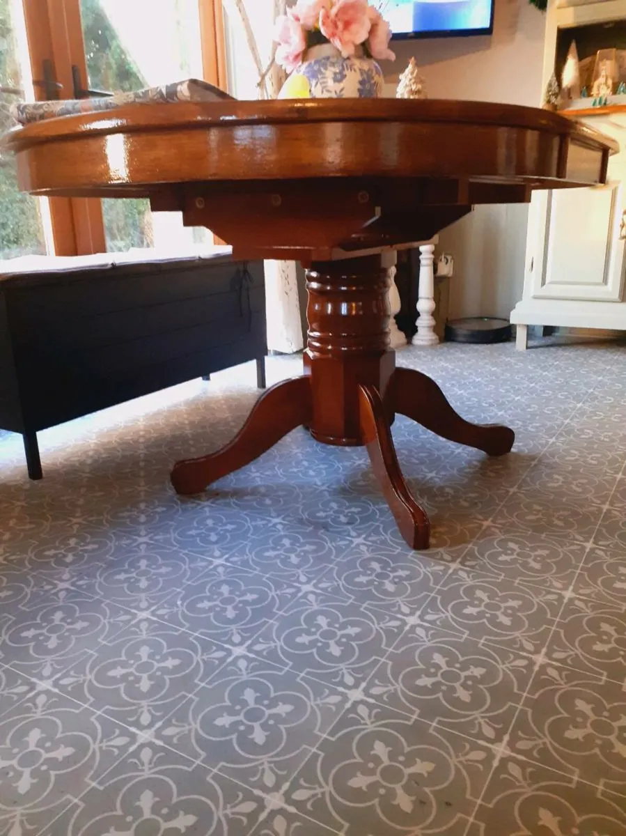 Kitchen Table - Image 3