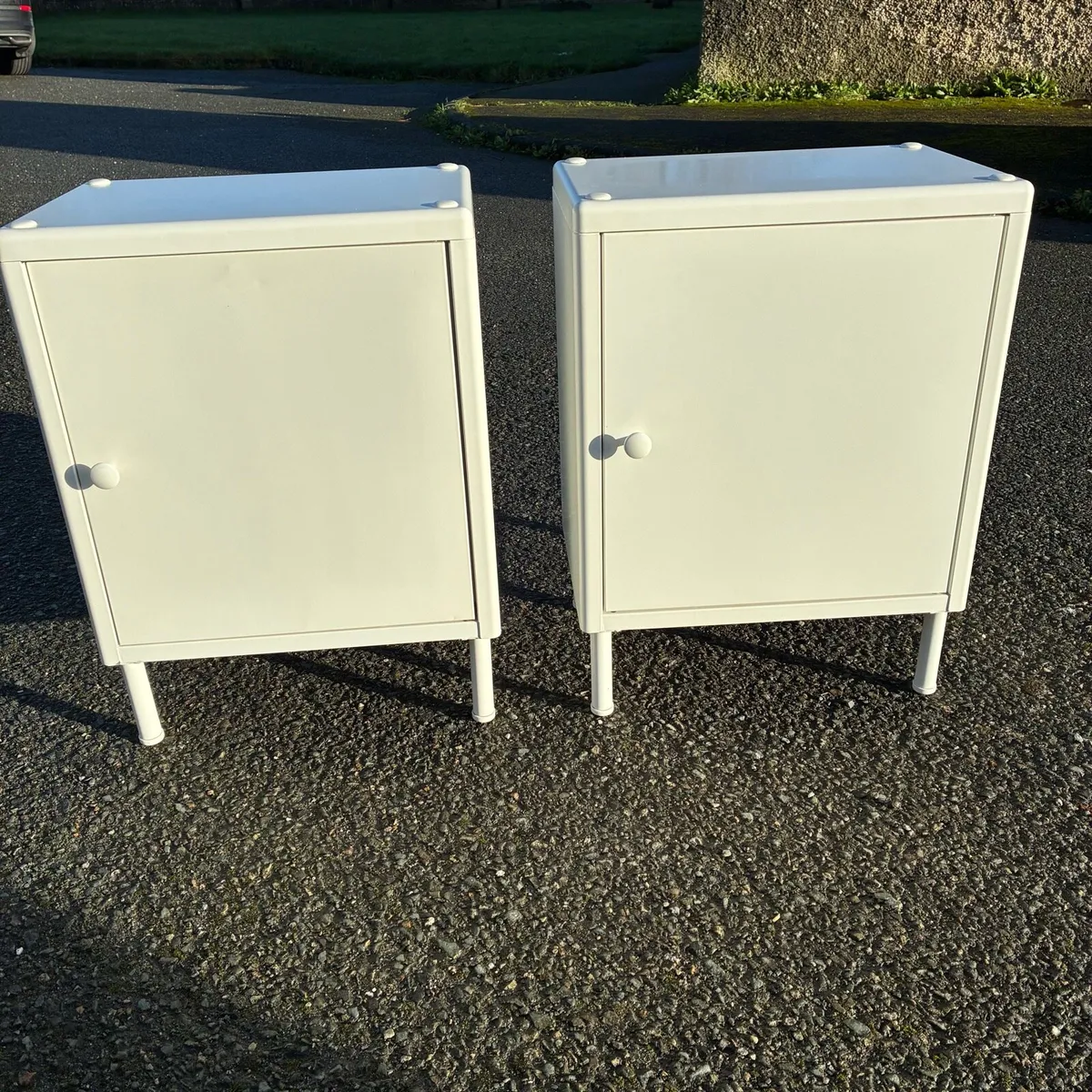 Two white Cabinets/ lockers - Image 1