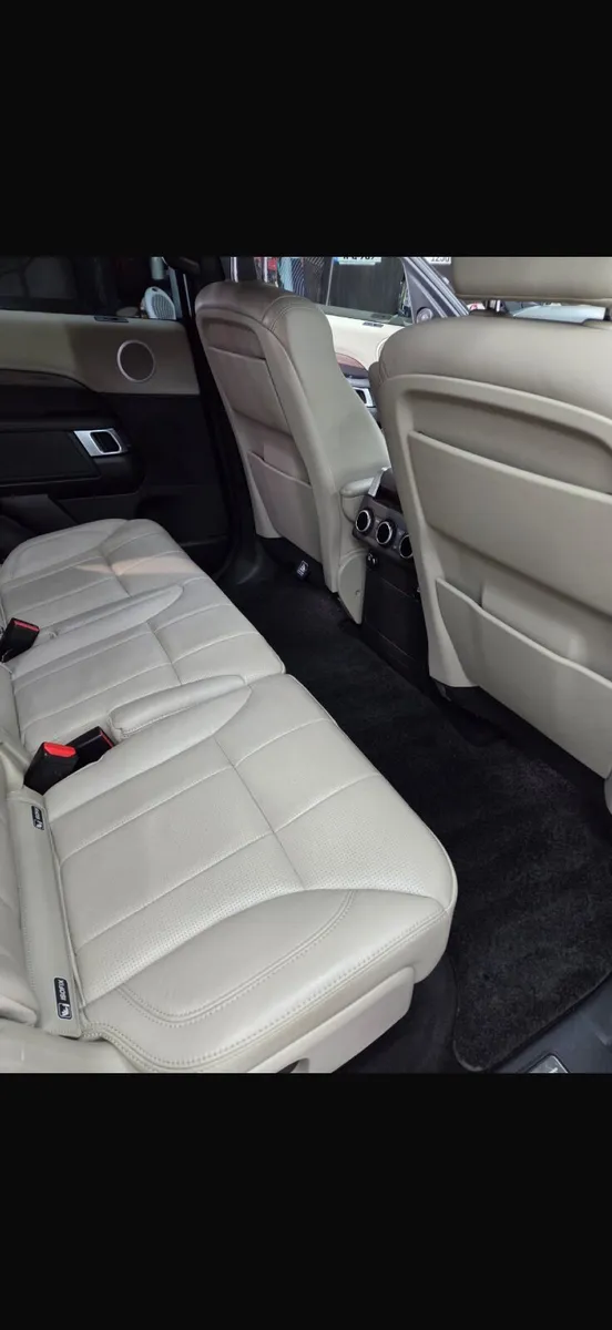 Land Rover Discovery 2017 - Image 2