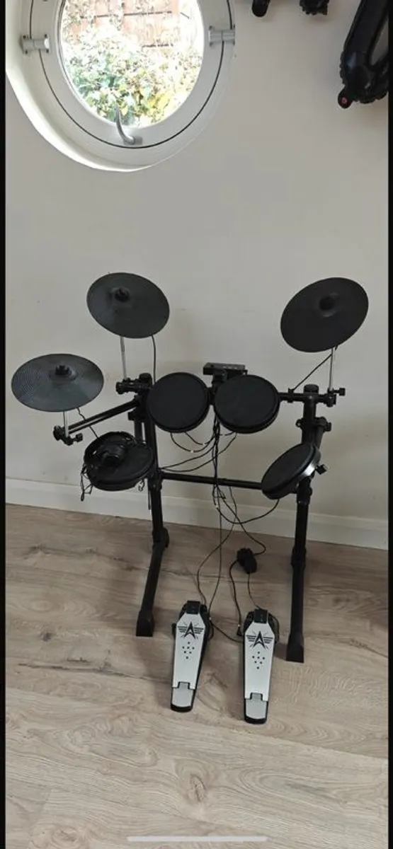 drum kit - Image 1