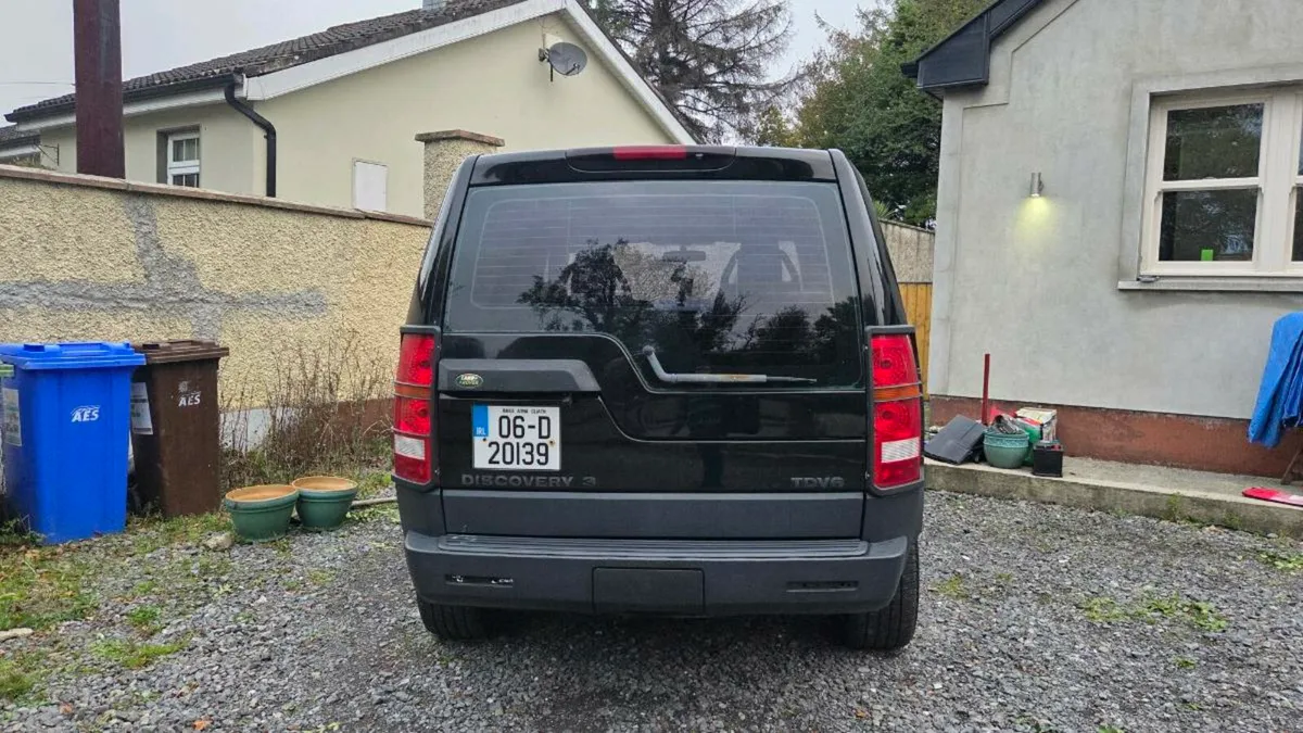 Land Rover Discovery 3 - Image 2