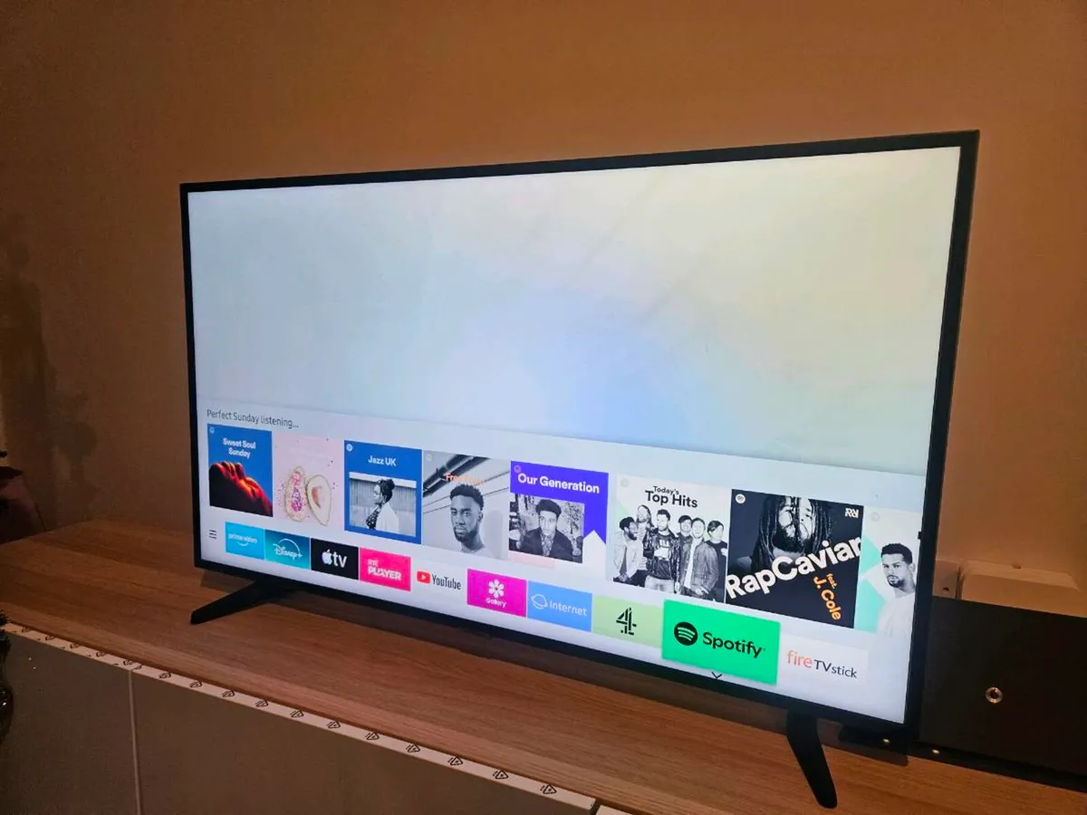 Samsung 43" 4K Ultra HD HDR Smart LED TV - Image 1