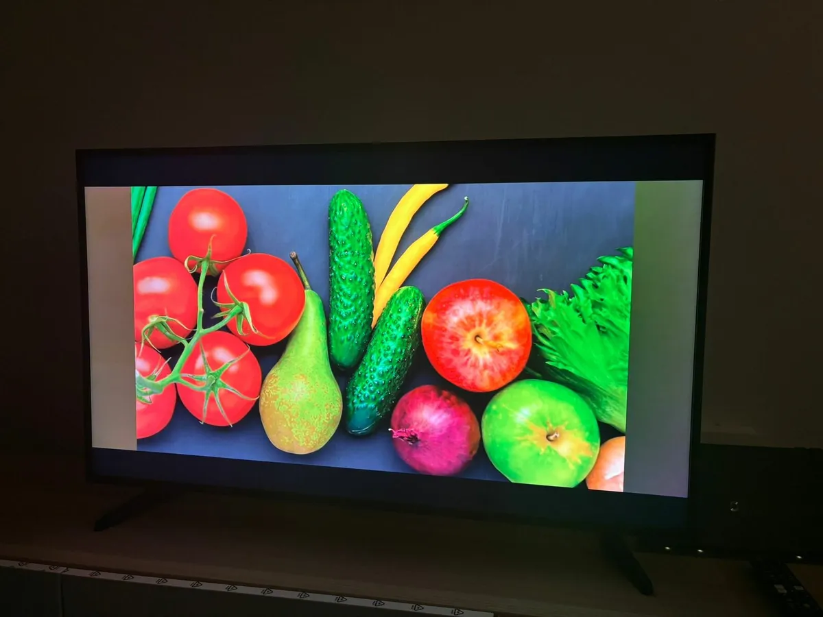 Samsung 43" 4K Ultra HD HDR Smart LED TV - Image 2