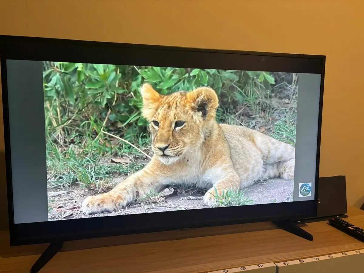 Samsung 43" 4K Ultra HD HDR Smart LED TV - Image 3