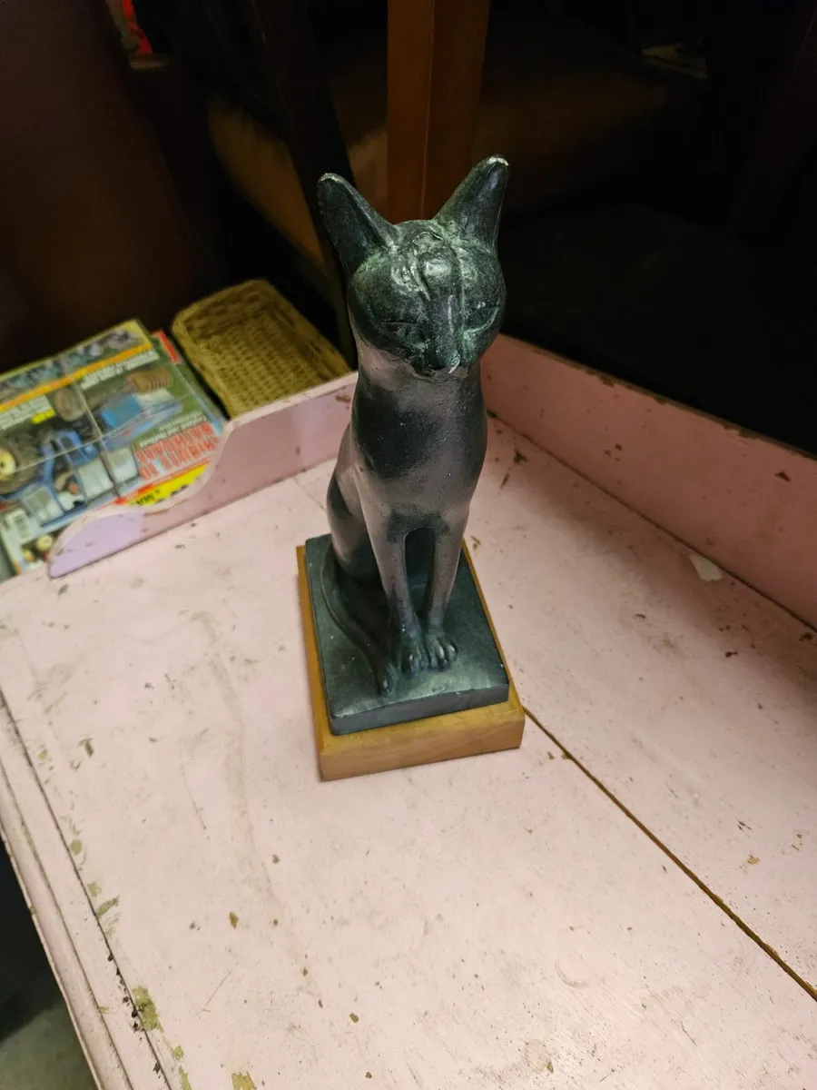 Vintage Austin Sculpture Cat - Image 1