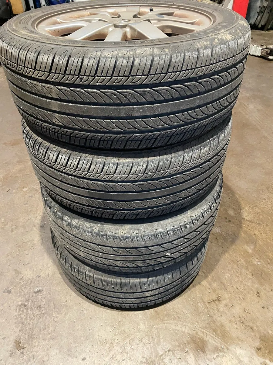 Set of alloys with new tyre Renault Megane - Image 3