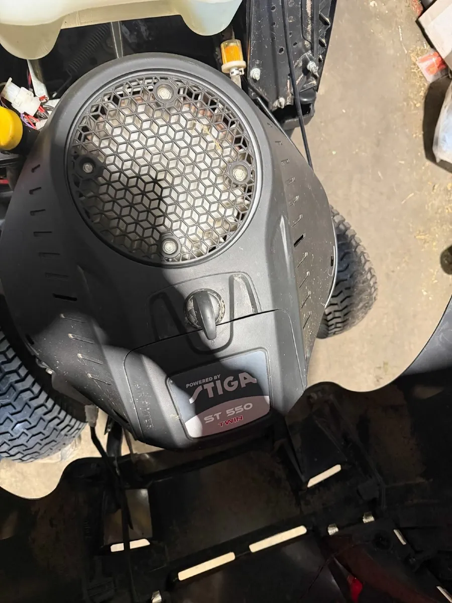 CASTLEGARDEN PTX175HD RIDE ON LAWNMOWER - Image 2