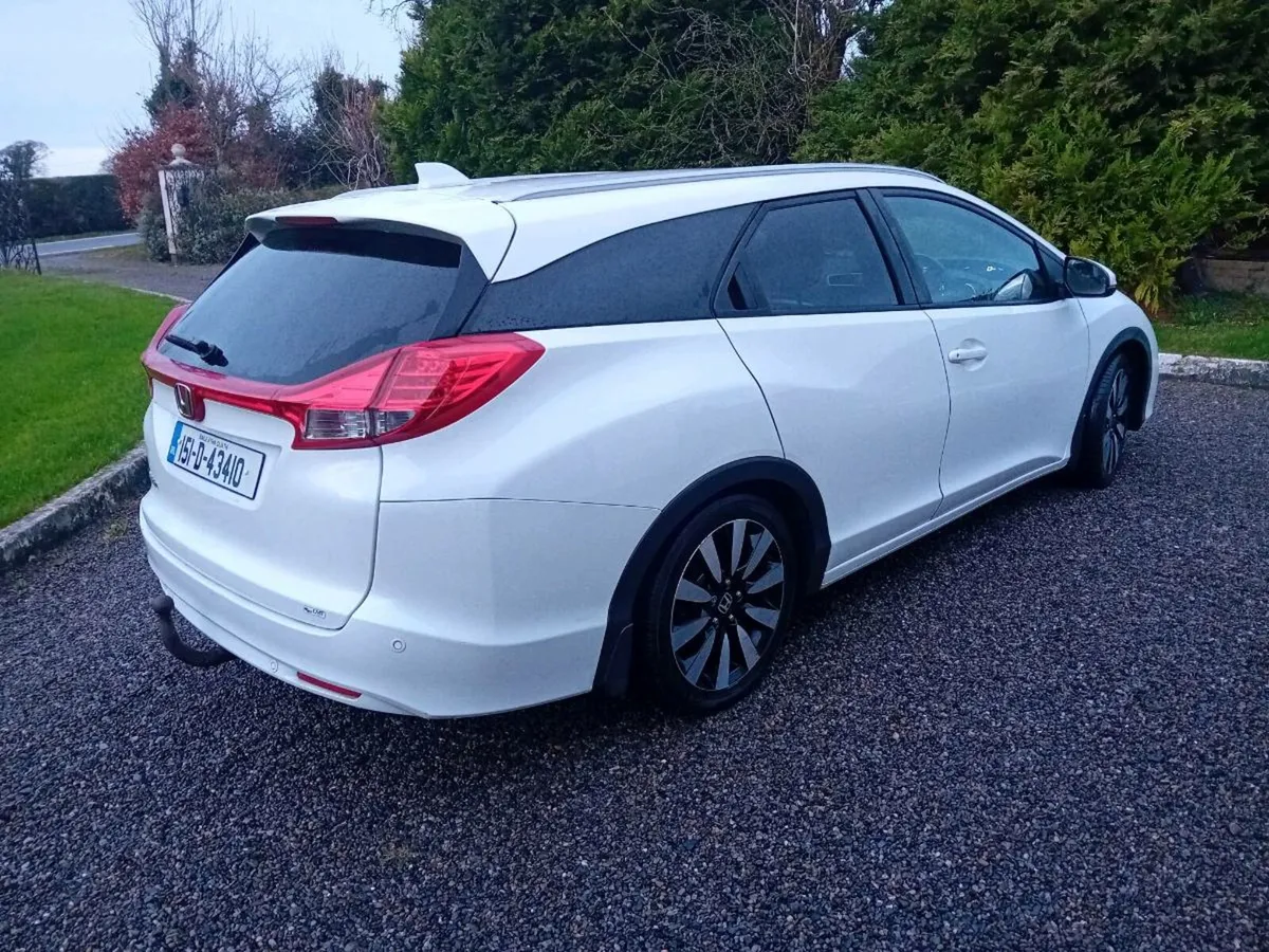 2015 Honda Civic Estate Diesel - Image 3