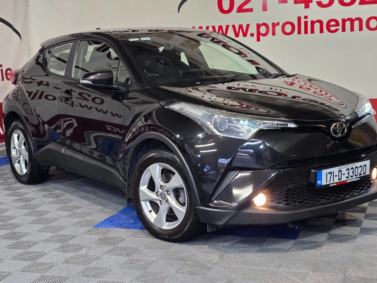 TOYOTA C-HR 1.2T LUNA MANUAL - Image 1