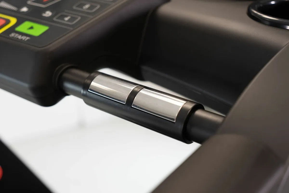 BH Fitness: RS2000 Multimedia Treadmill - Image 4