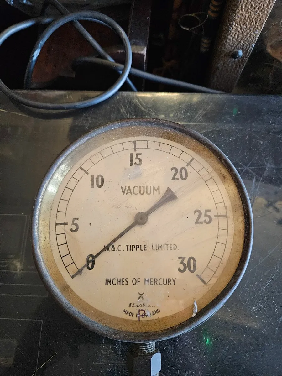 Vintage Pressure Gauge Clock - Image 2