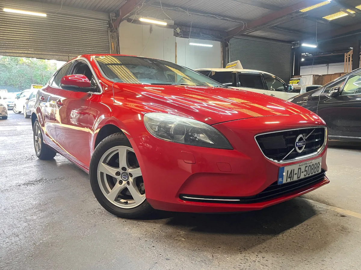 Volvo V40 2014 Automatic Low mileage - Image 1