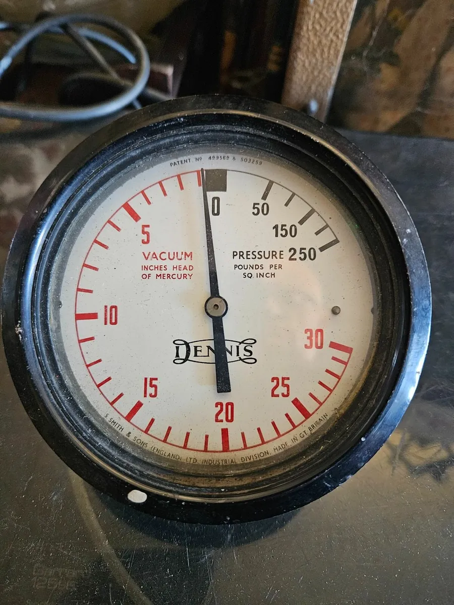 Vintage Pressure Gauge Clock - Image 2