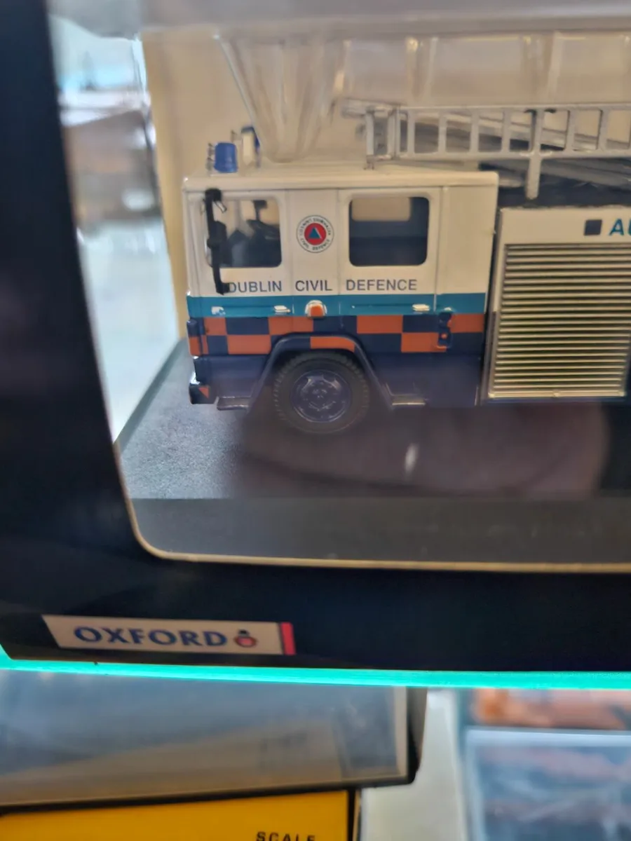Corgi Oxford Dublin Auxiliary Fire Engine - Image 2