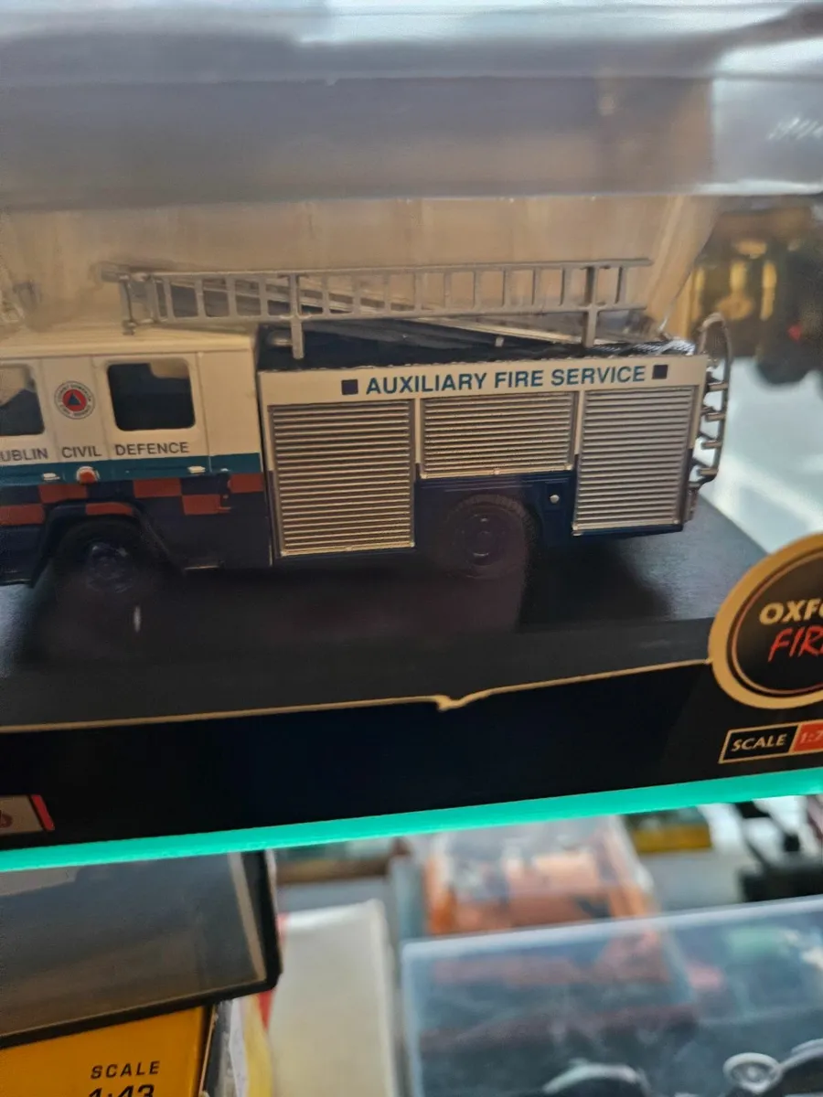 Corgi Oxford Dublin Auxiliary Fire Engine - Image 3
