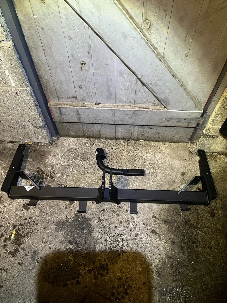 2004-2018 Caddy Towbar - Image 1