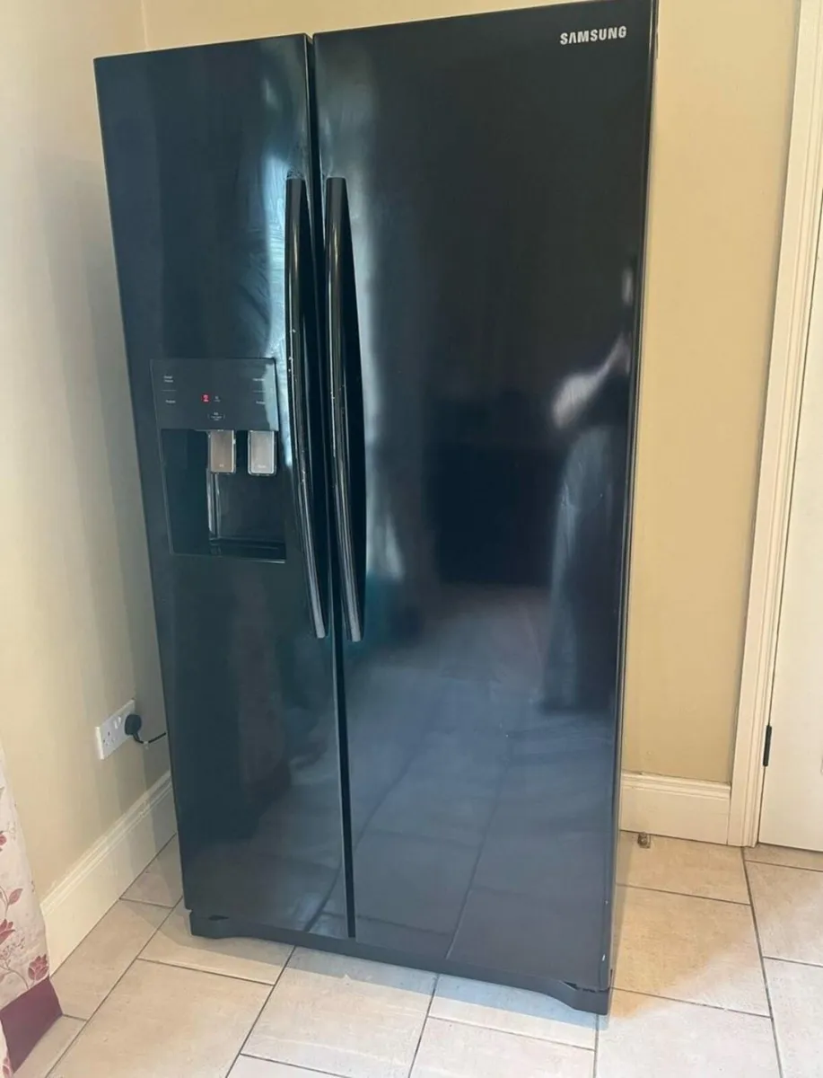 Samsung American Fridge Freezer - Image 1