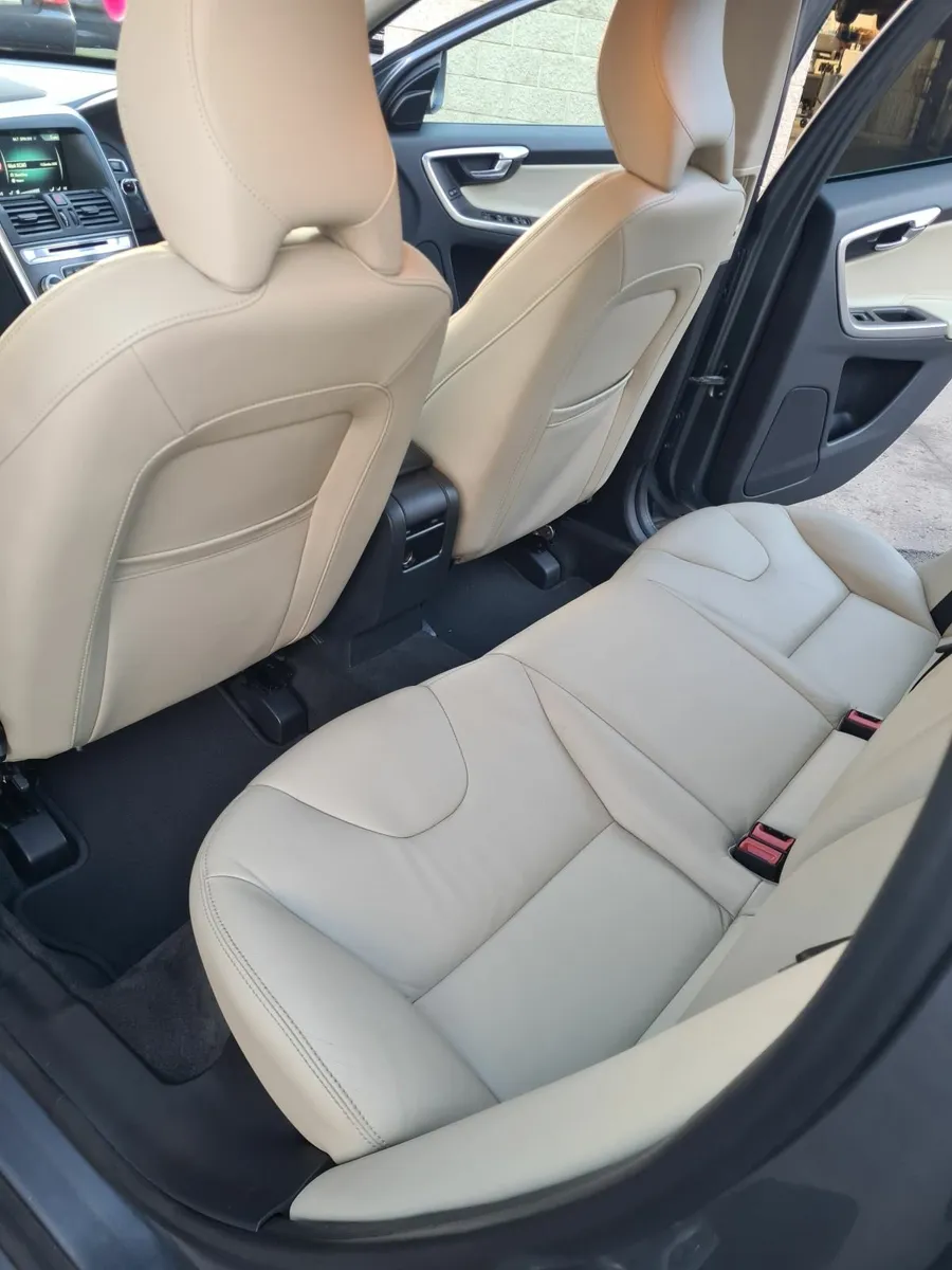 Volvo XC60 2015 189360km - Image 2