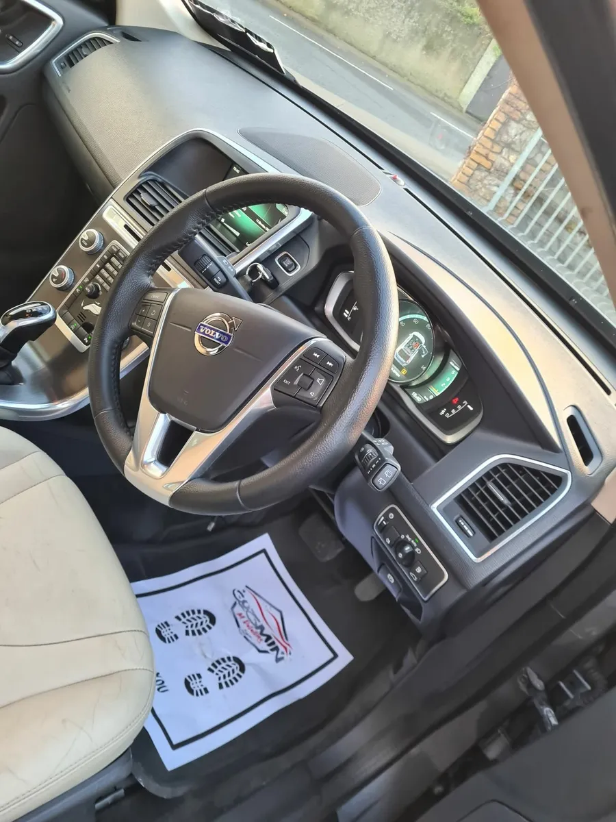 Volvo XC60 2015 189360km - Image 3
