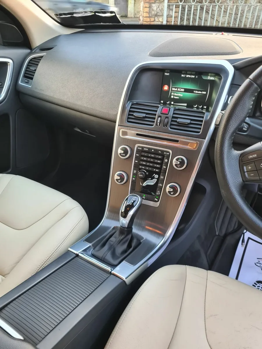 Volvo XC60 2015 189360km - Image 4