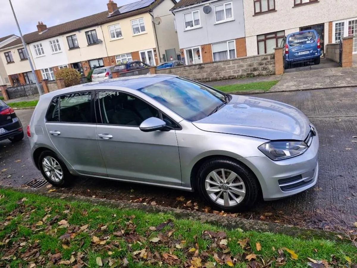 2013 Volkswagen Golf - Image 1