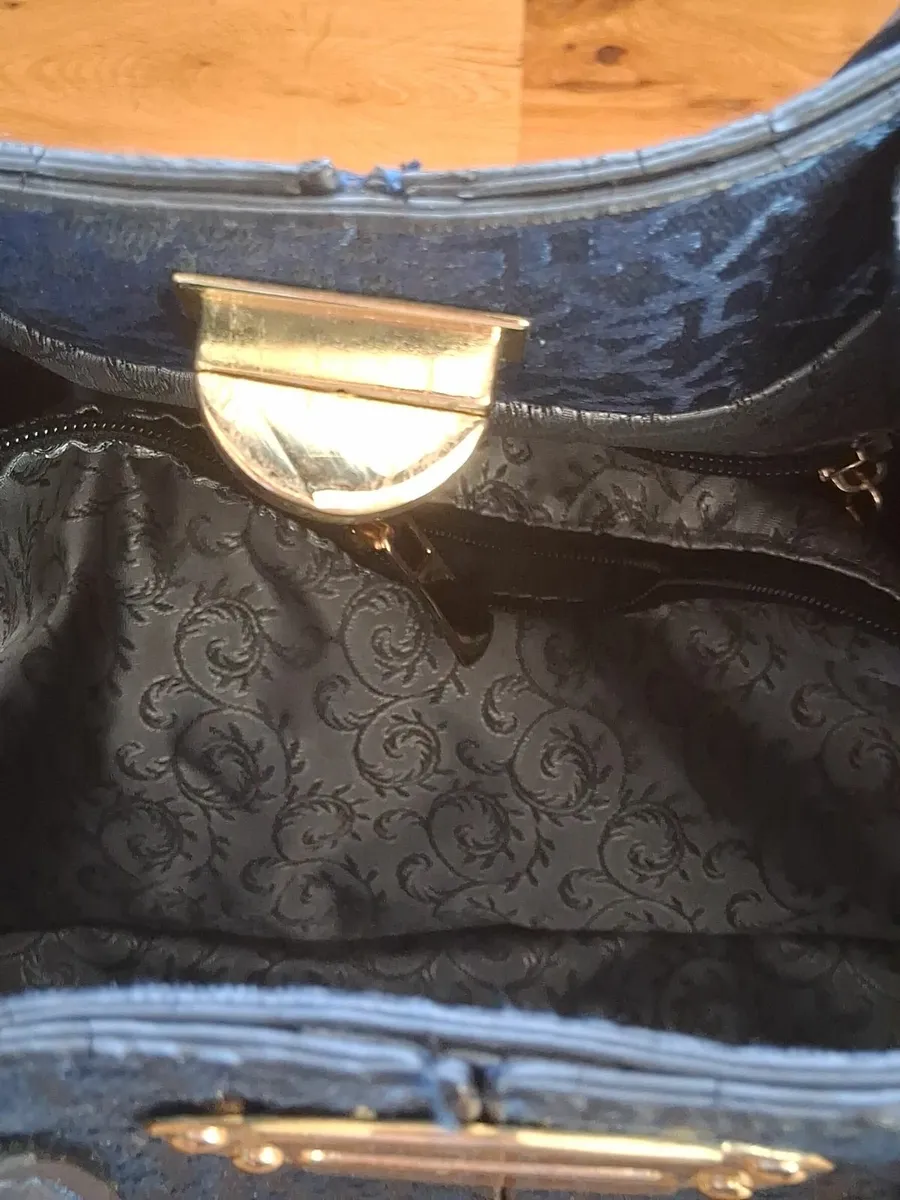 New DKNY Bag - Image 2