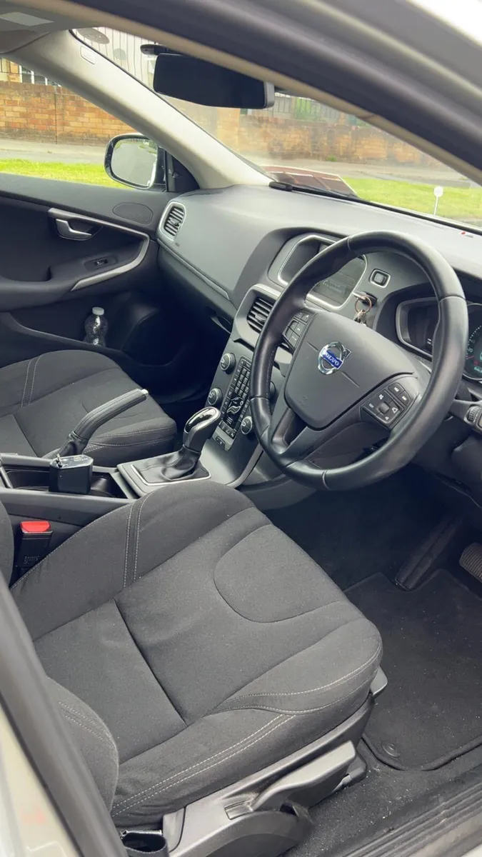 Volvo V40 2014 - Image 3