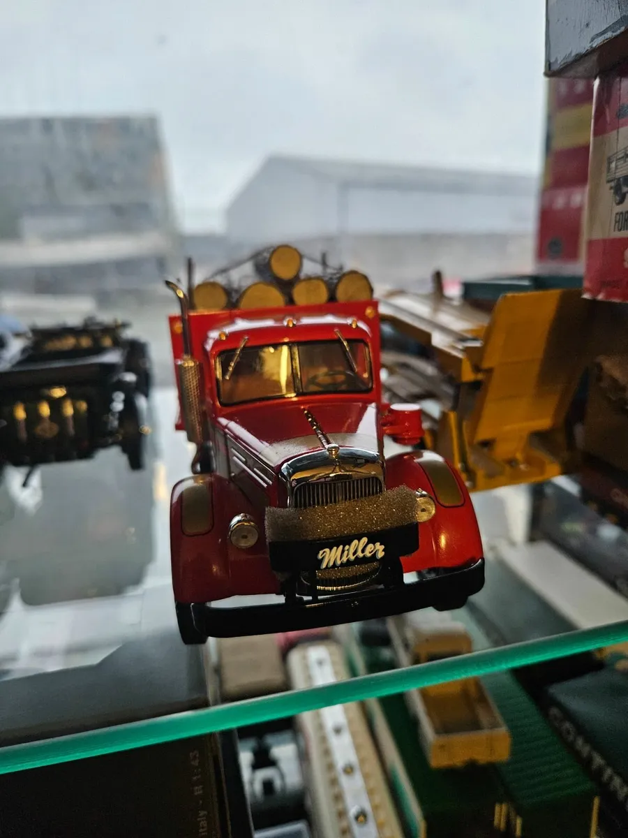 Corgi First Gear Mack Log Truck 1.34 - Image 3