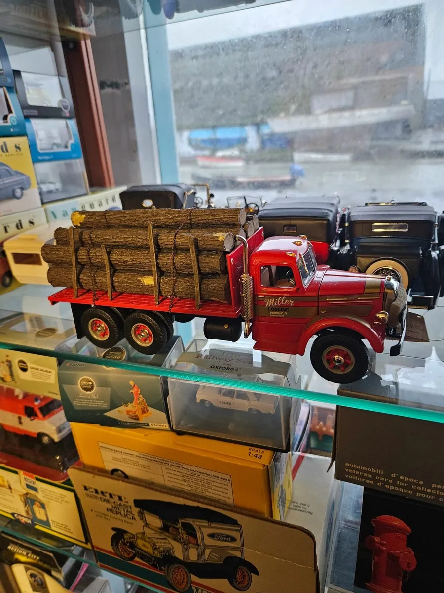 Corgi First Gear Mack Log Truck 1.34 - Image 4