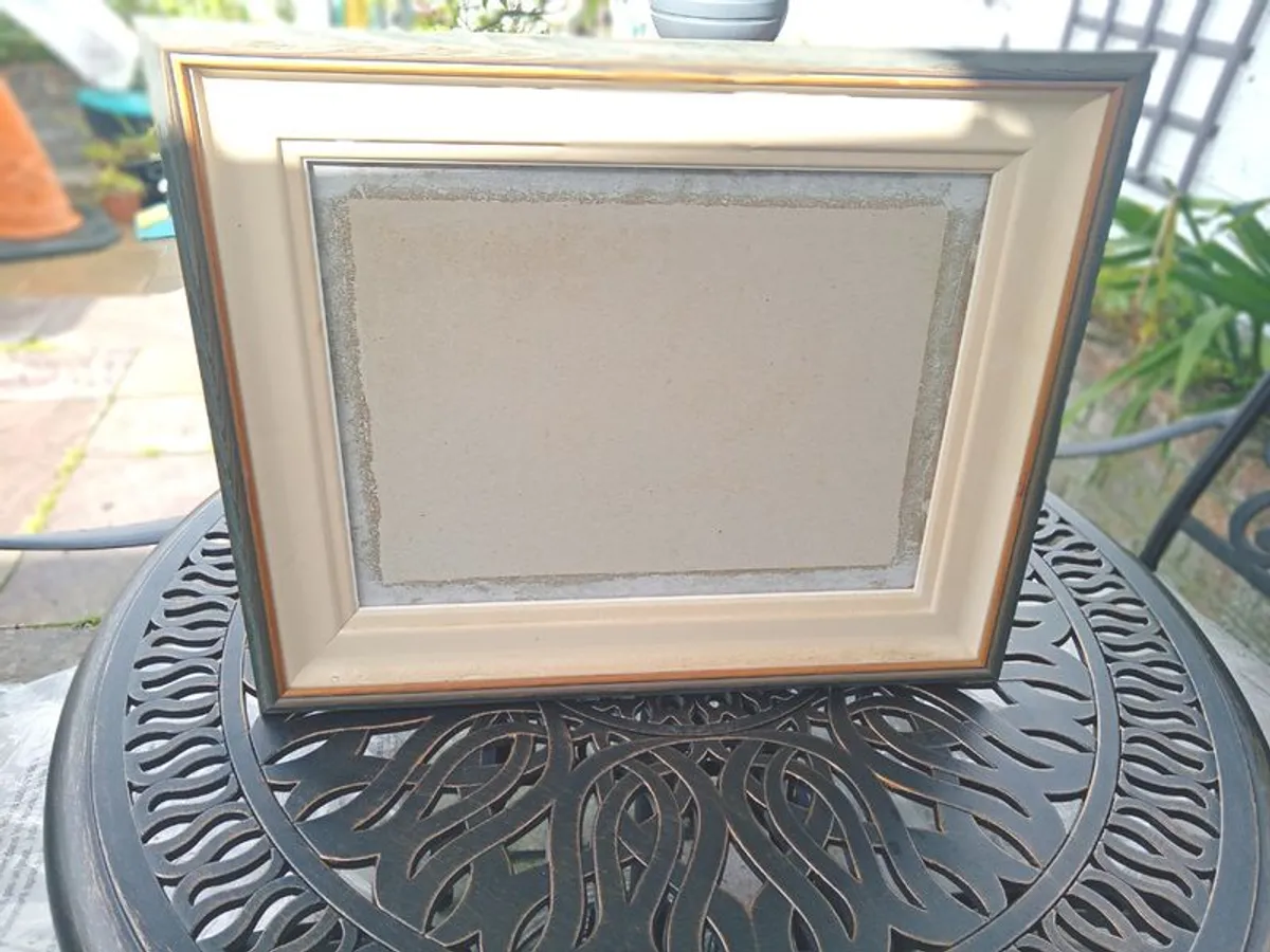 3 Picture Frames - Image 1