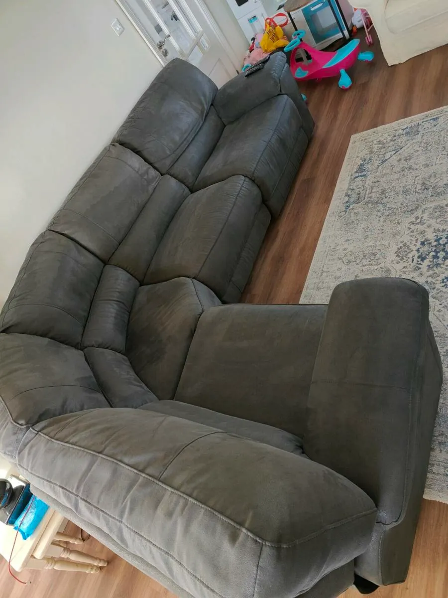 Corner couch - Image 2