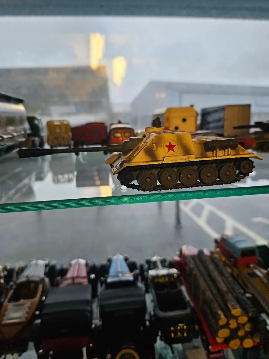 Corgi WW2 Russian SU100 - Image 1