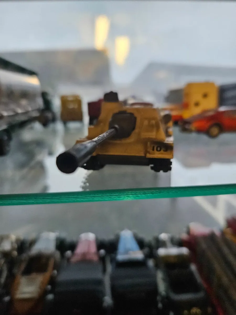 Corgi WW2 Russian SU100 - Image 2