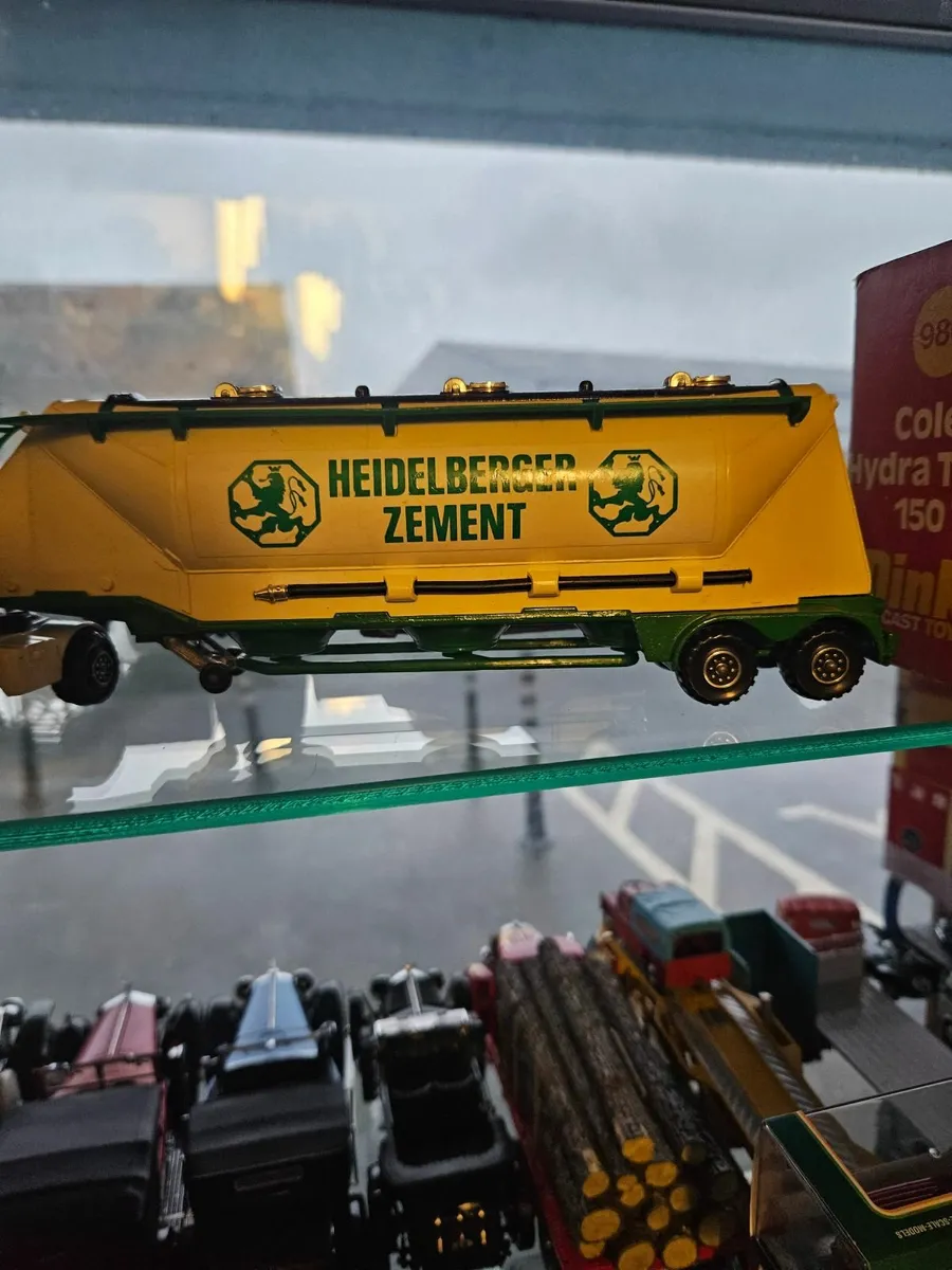 Matchbox Superkings Bedford Truck and Trailer - Image 2