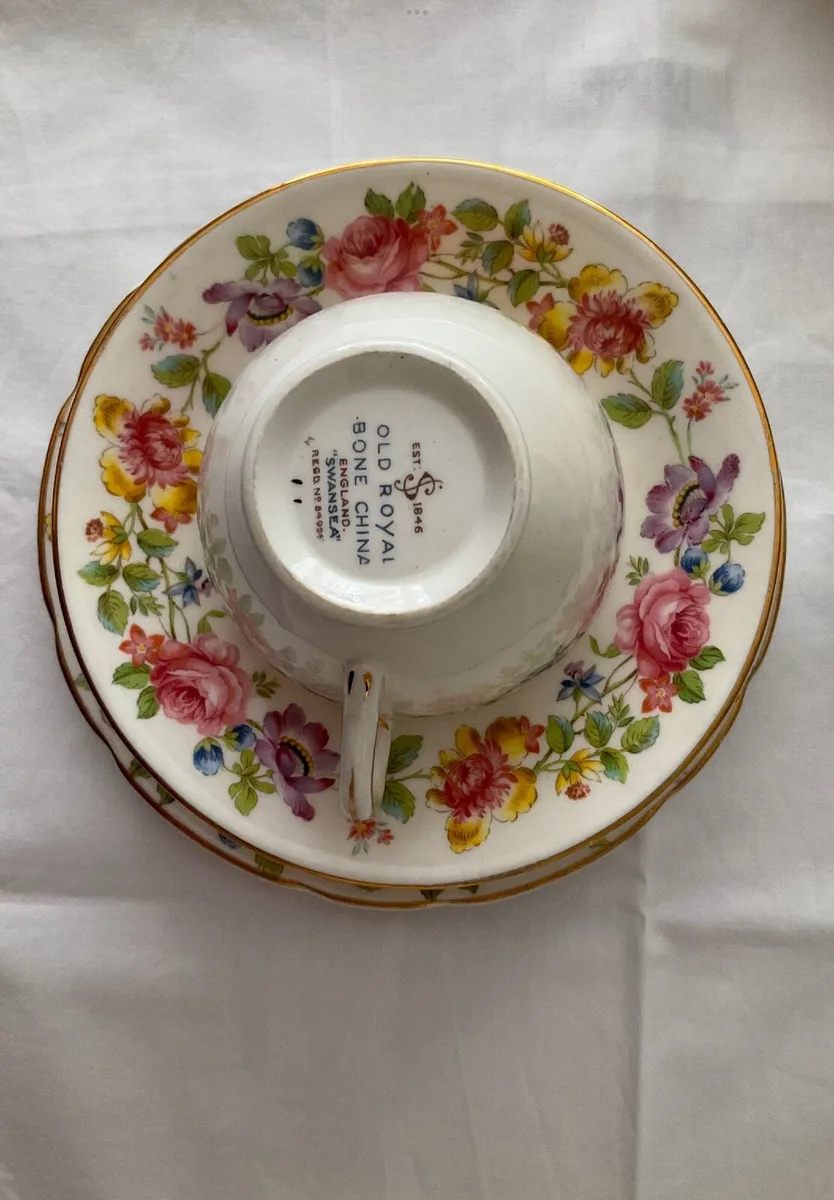 Vintage 21 Piece China Tea Set - Image 1