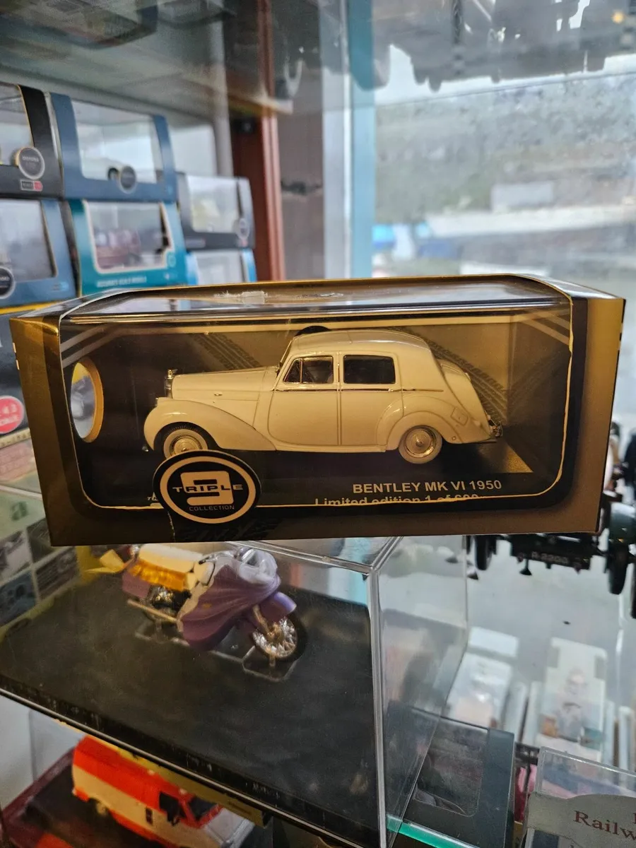 Corgi Triple 9 Bentley - Image 1