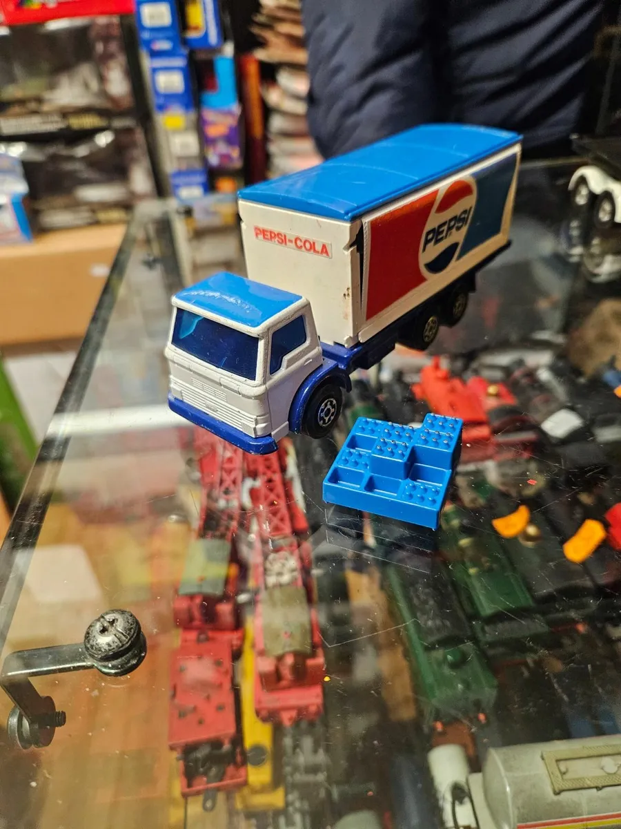 Matchbox Superkings Pepsi Cola Truck - Image 1