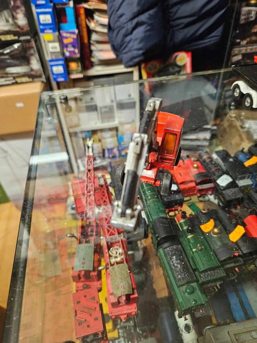 Matchbox Superkings Excavator - Image 1